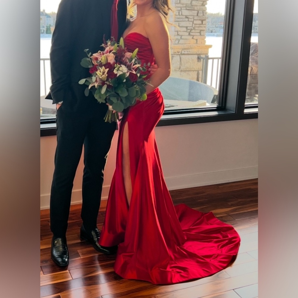Sherri Hill Red prom/formal dress